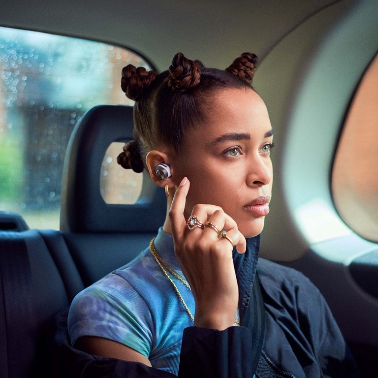 Bowers & Wilkins PI7 Trådlösa in-ear-hörlurar