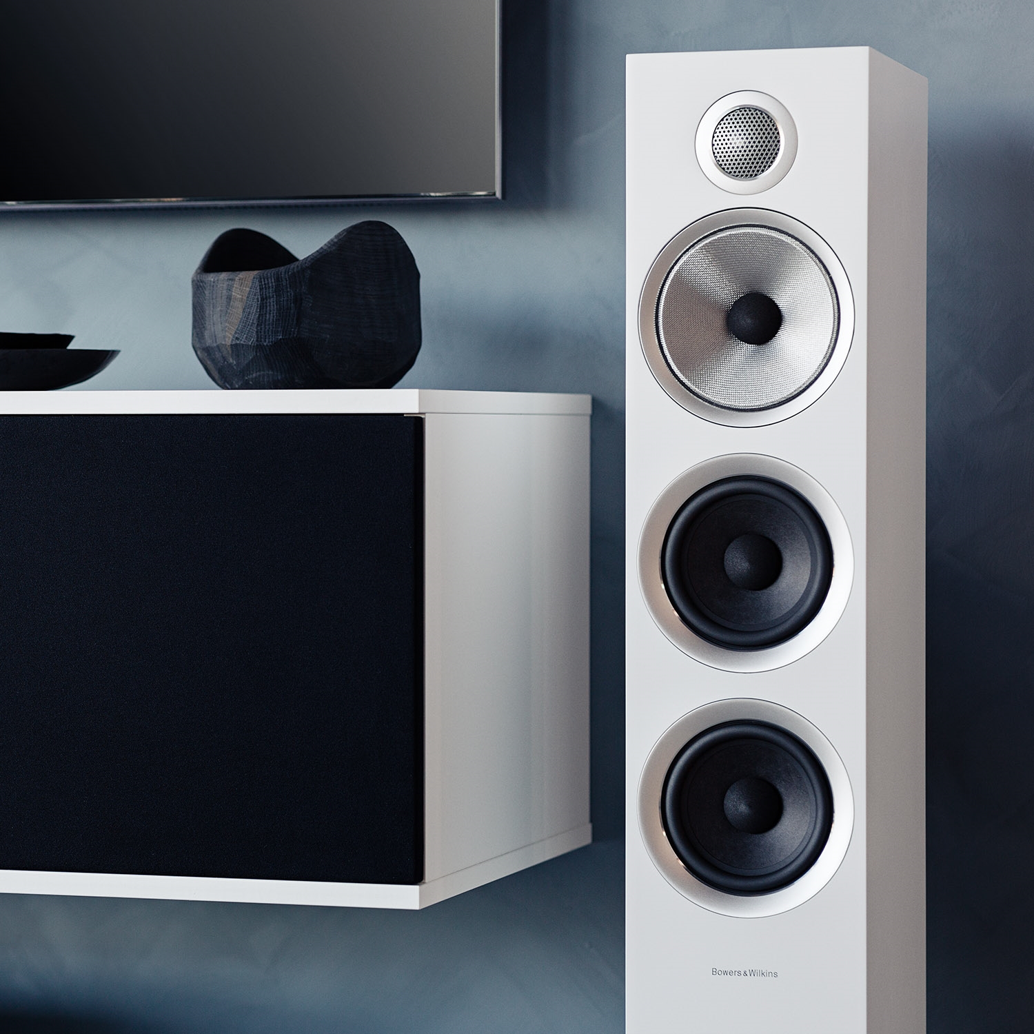 bowers & wilkins 704 s2