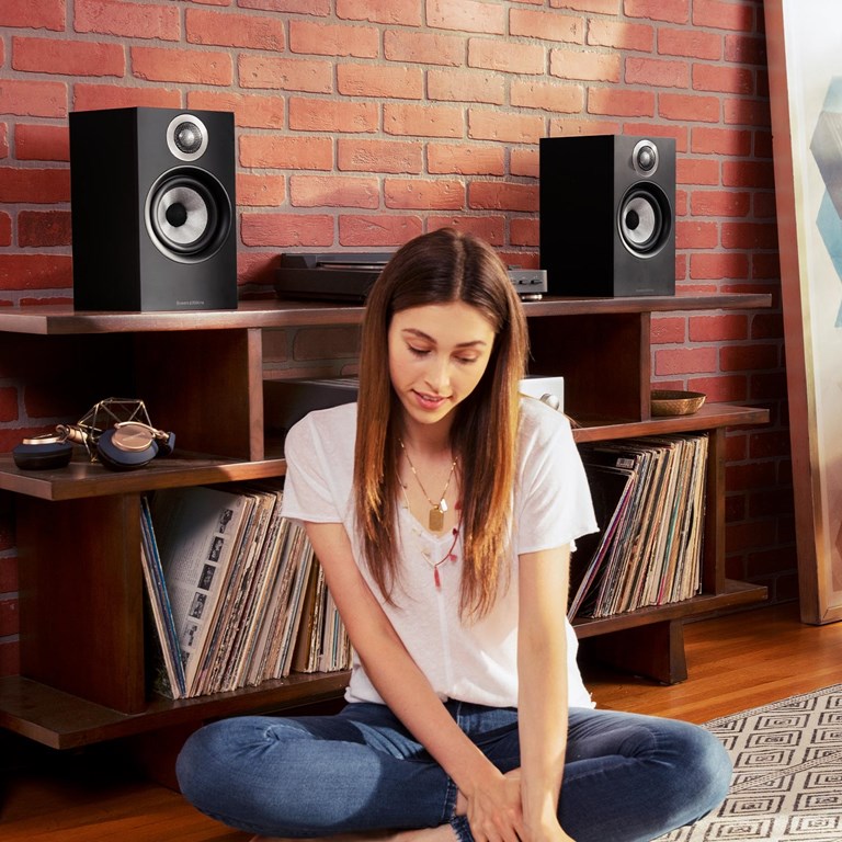 Bowers & Wilkins 607 Kompakt højtaler