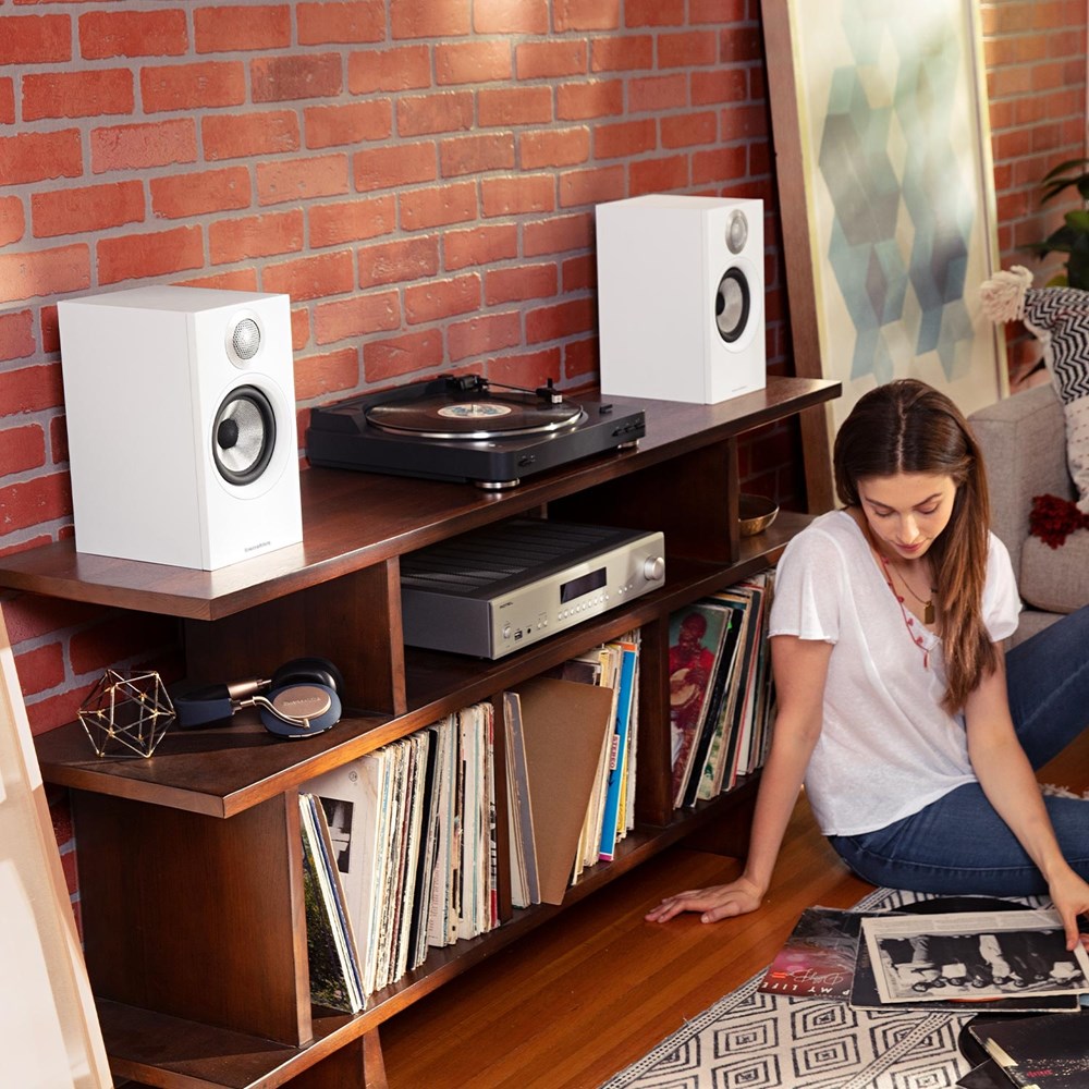 Bowers & Wilkins 607 Kompakt højtaler
